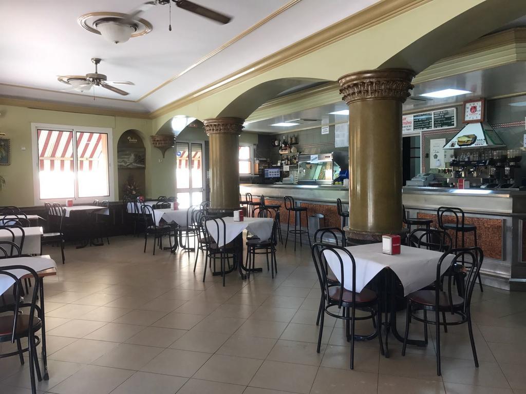 Hostal Bar San Pedro Mairena De Alcor Zewnętrze zdjęcie