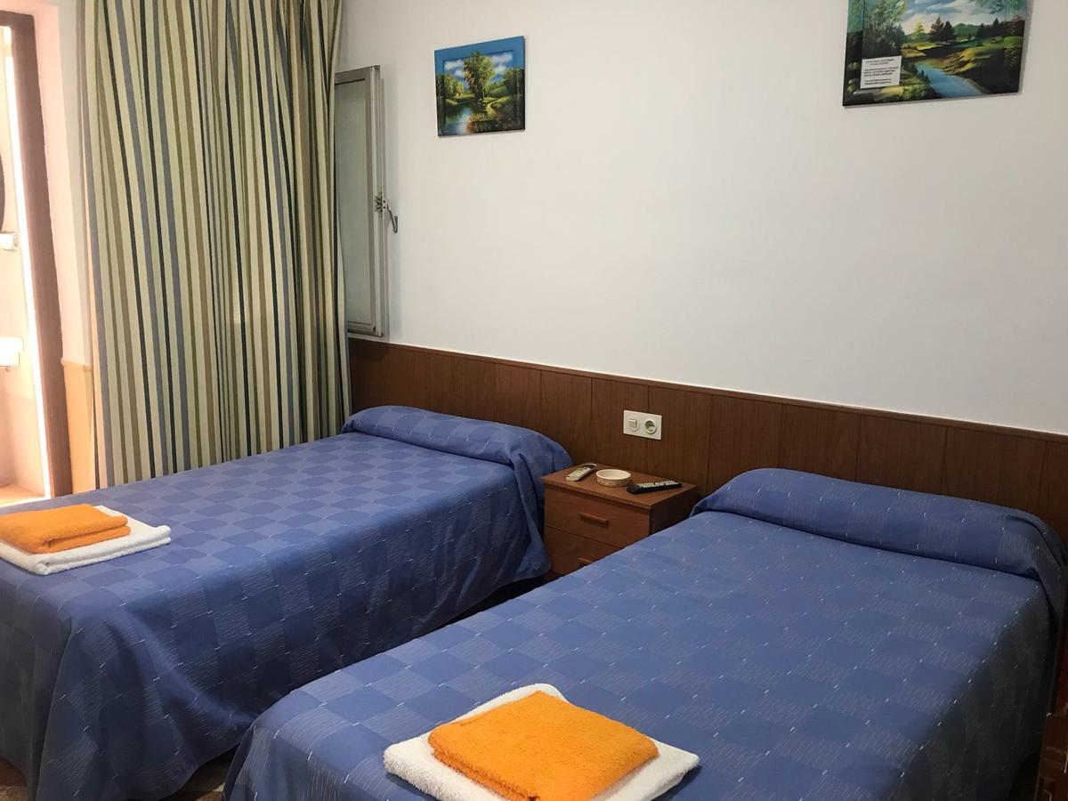 Hostal Bar San Pedro Mairena De Alcor Zewnętrze zdjęcie