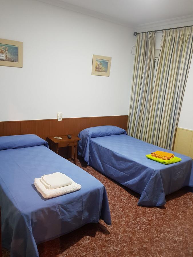 Hostal Bar San Pedro Mairena De Alcor Zewnętrze zdjęcie