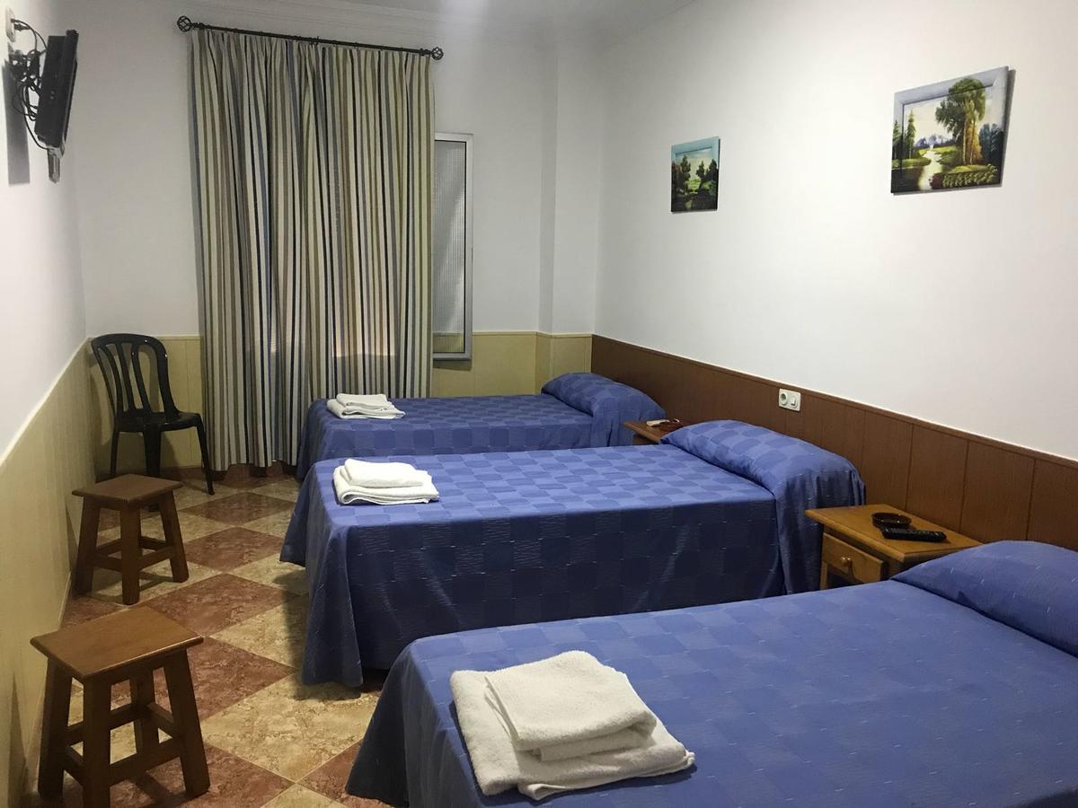Hostal Bar San Pedro Mairena De Alcor Zewnętrze zdjęcie